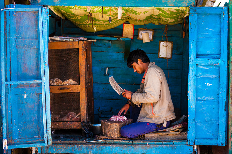 Stoisko mięsne w Munsyari (Kumaon, Uttarakhand) (Indie. Dzień jak co dzień.)